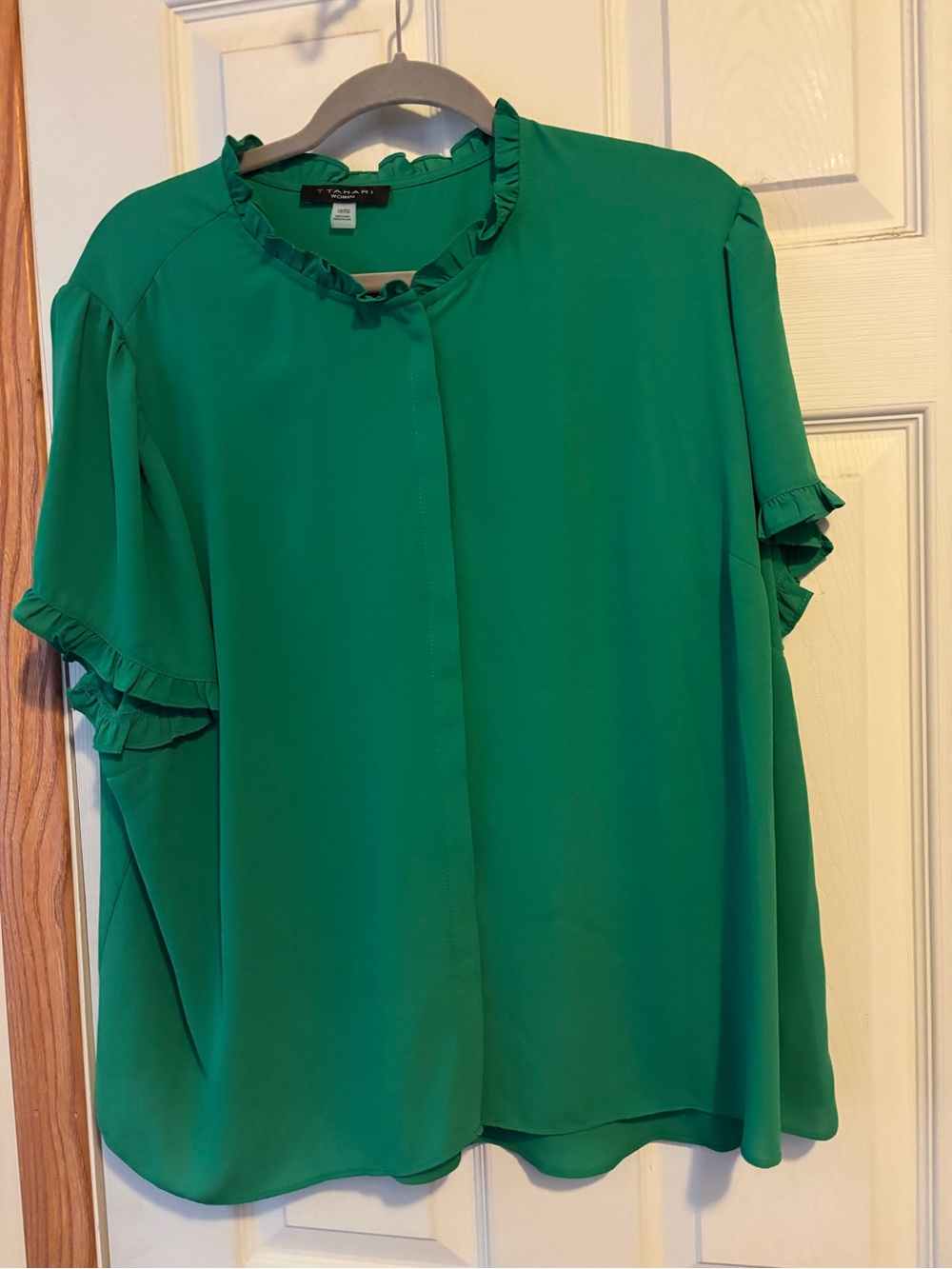 T Tahari Emerald Green Ruffle-Trim Short Sleeve Blouse